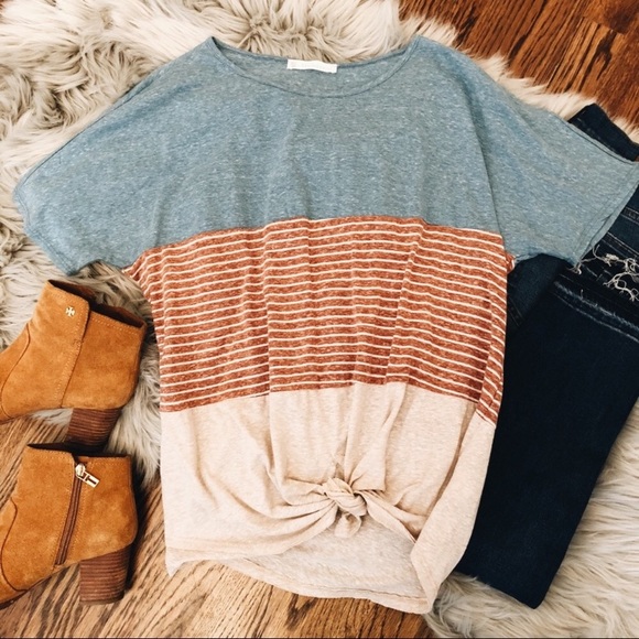 Tops - $10 CLOSET SALE❗️Color Block Striped Knot Tee